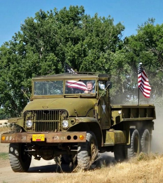 M211flags.jpg