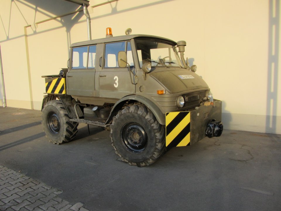 unimog 2064.jpg