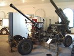 Bofors_40mm_AAgun_manege_suomenlinna_1.jpg