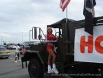 hooters_007_525.jpg